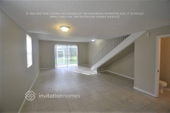 Building Photo - 1136 Sorrento Dr