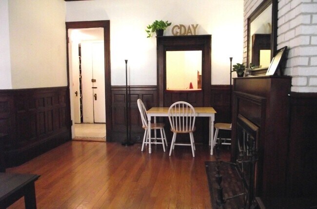Foto del edificio - 924 Beacon St