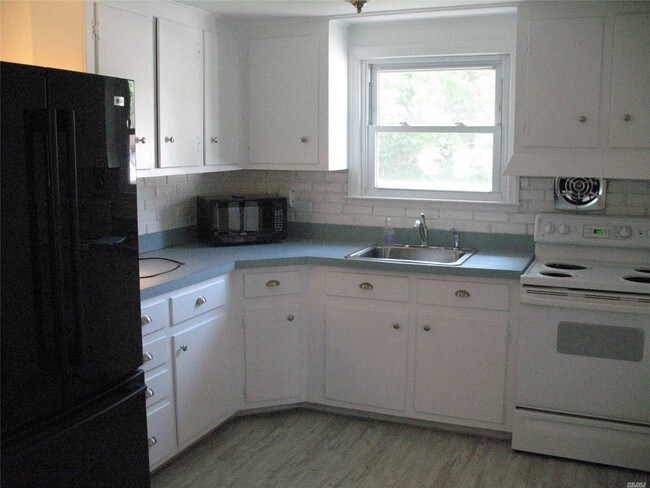 Foto del edificio - 724 Chester Rd