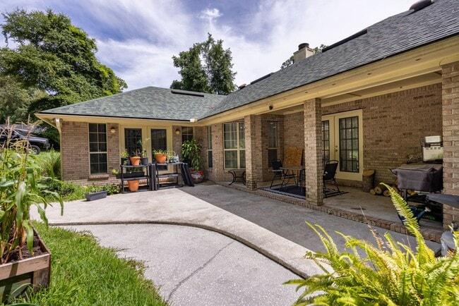 Building Photo - Welcome Home