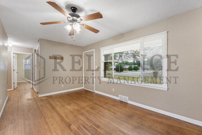 Foto del edificio - 2310 S Vine St