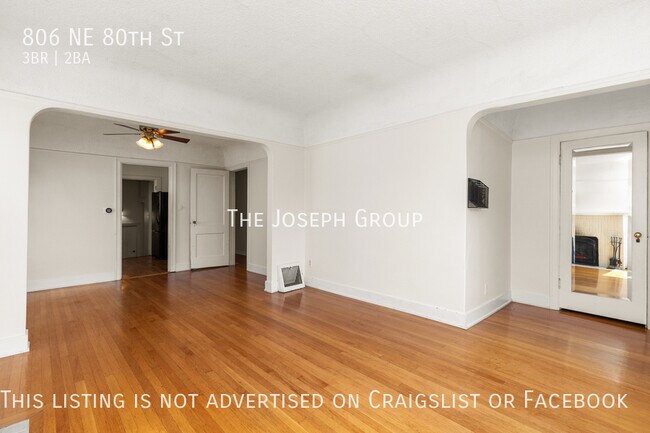 Building Photo - Charming North Seattle 3 bed/2 bath Craftsman