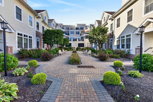 Building Photo - 7 Grove Ct