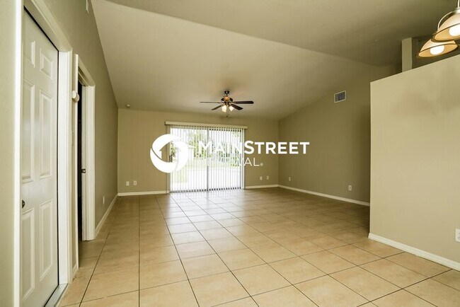 Foto del edificio - 3 Bedroom Pet-Friendly Home in CAPE CORAL,...