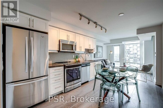 Building Photo - 525 Adelaide St W