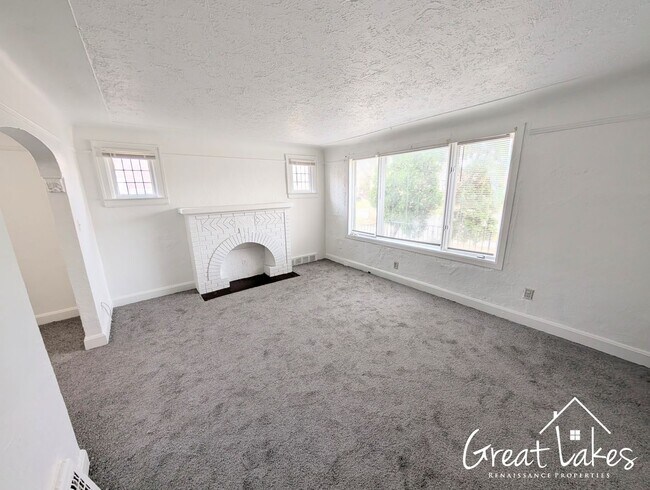 Building Photo - 311-313 Drexel