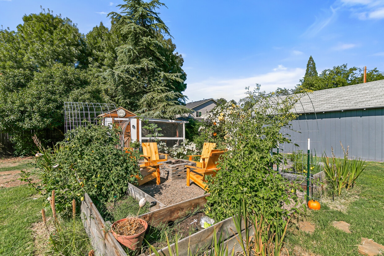 Building Photo - 1007 Garfield St