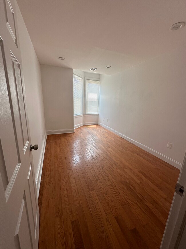Foto del edificio - 1043 Spring Garden St