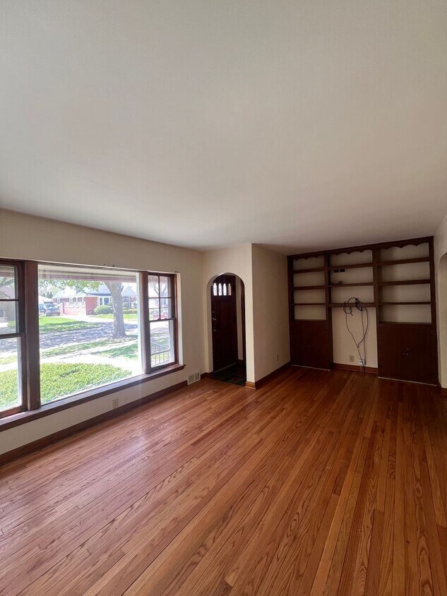 Primary Photo - 5864 N 42nd St