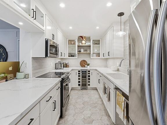 Foto del edificio - 4444 West Dr