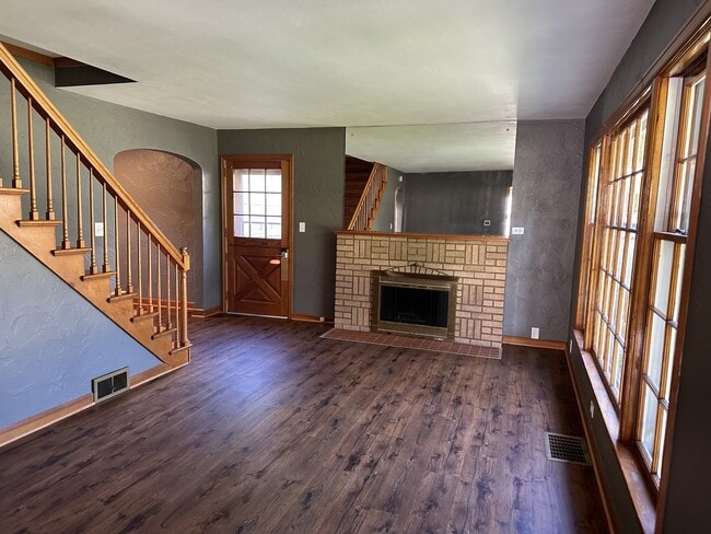 Building Photo - 1143 W Harrison St