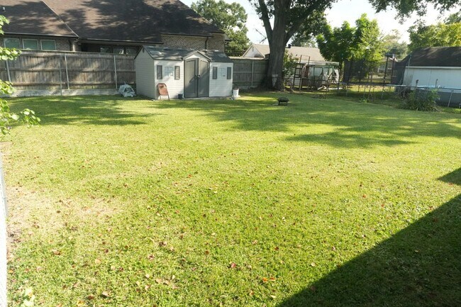 Foto del edificio - 8445 Jefferson Hwy