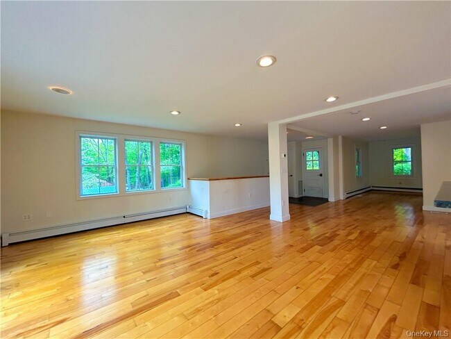 Building Photo - 941 Elting Rd