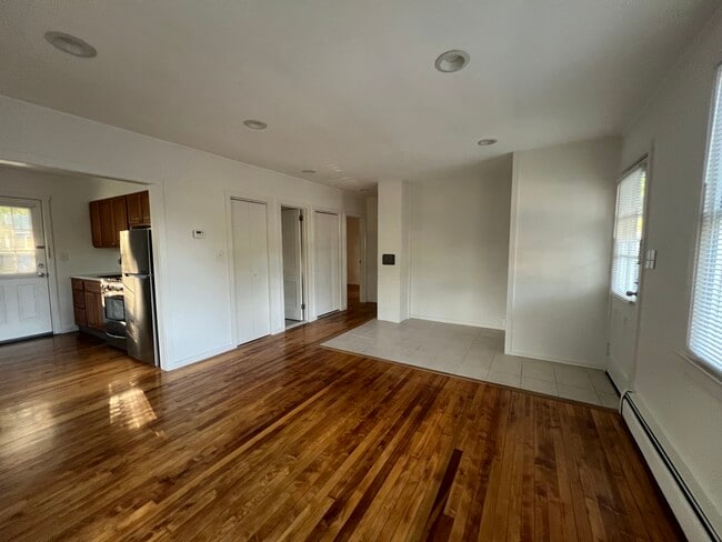 Building Photo - 23 Degraw Ave