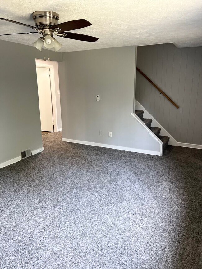 Foto del edificio - Updated 4 Bedroom 2 Bathroom in Swissvale-...