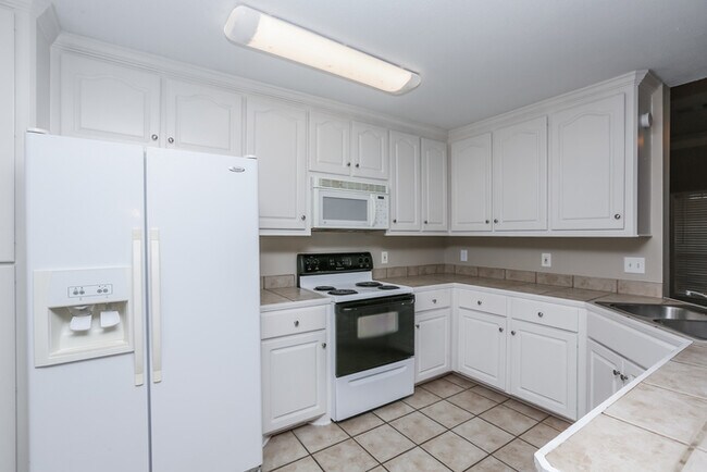Building Photo - 3-Bedroom Home in Flowood, MS