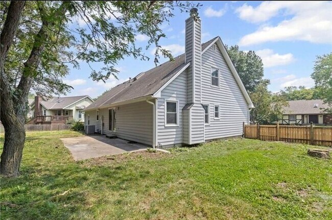 Foto del edificio - 602 SE Brentwood Dr