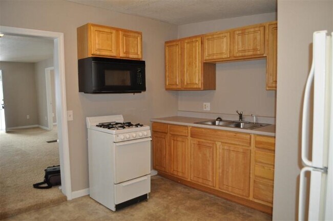 Building Photo - 2706 Broadripple Dr