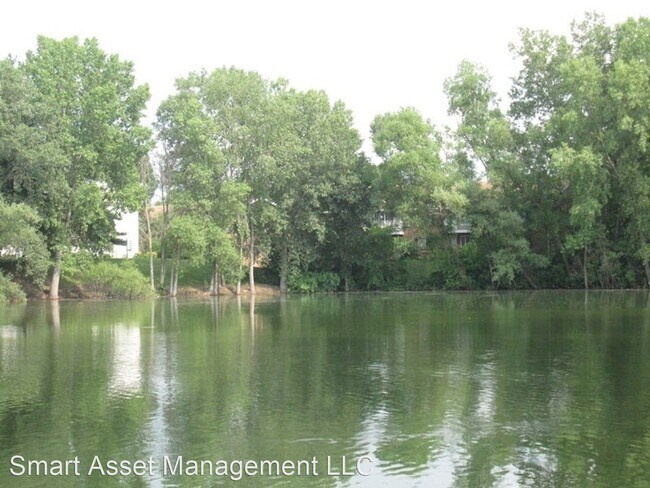 Foto del edificio - 3 br, 1.5 bath House - 524 Laurel Lake Rd....