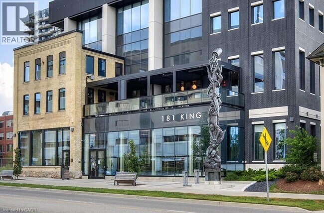Photo du bâtiment - 181 King St S