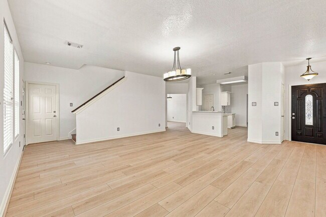 Building Photo - 18318 Alemarble Oak St