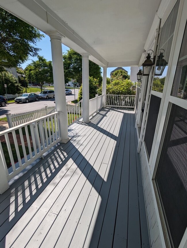 Building Photo - Impeccably maintained SFH in Clarksburg re...