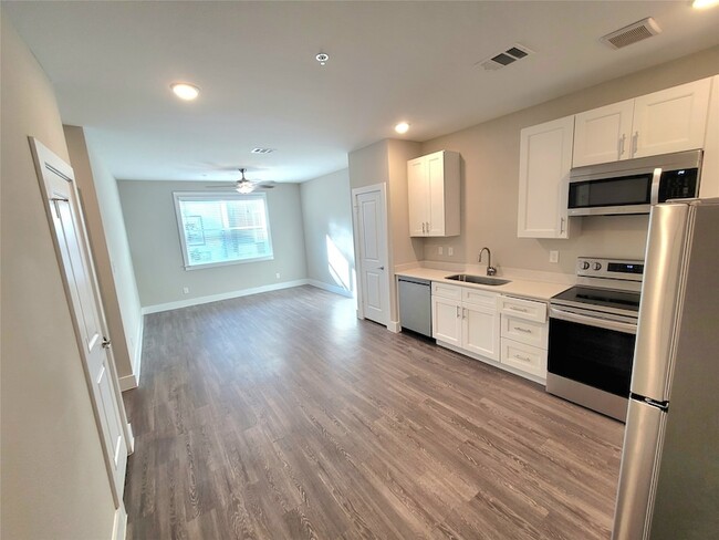 Photo - 1620 Oak Tree Dr Apartment