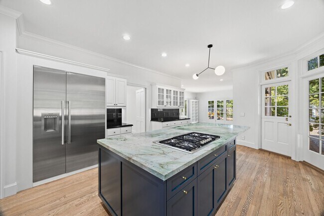 Foto del edificio - For Rent: Well-Appointed Atherton Home For...