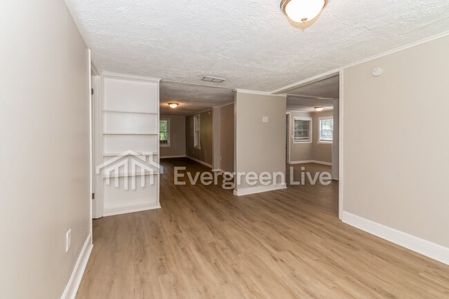 Building Photo - 8444 Barcelona Ave