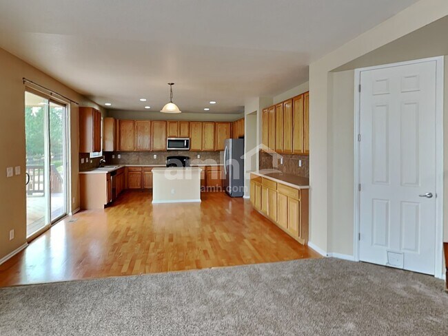 Foto del edificio - 124 N Flat Rock St