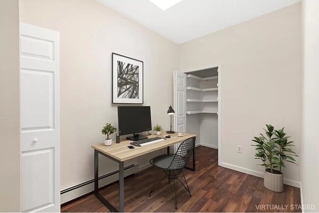 Home Office w/Skylight - 360 43rd St