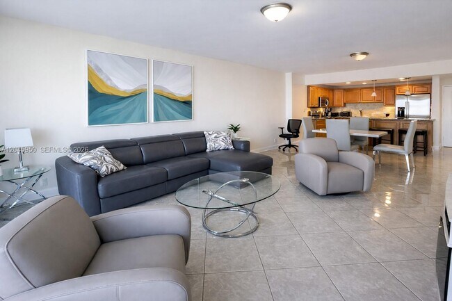 Building Photo - 2101 S Ocean Dr