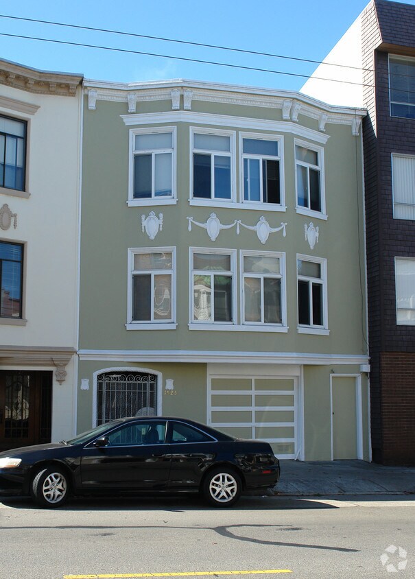 Building Photo - 1525 Chestnut St