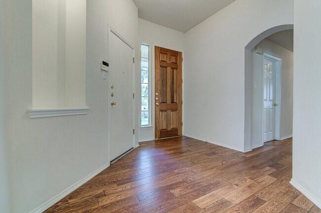 Building Photo - 1004 Old Mill Rd