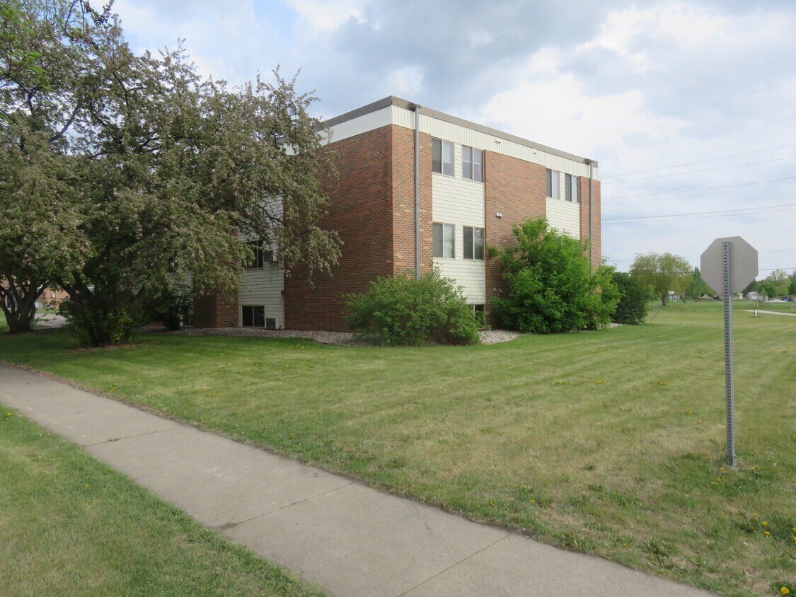 Primary Photo - 1818 2nd Ave S