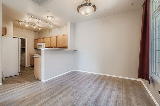 Foto del edificio - Move in Ready- Ground floor condo-Swimming Pool- Hot Tub and Fitness Center! Move in Special- $50...