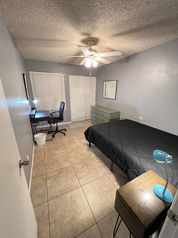 Foto del edificio - 1253 S Revere