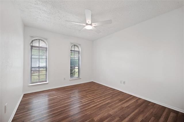 Foto del edificio - 2813 Raintree Dr