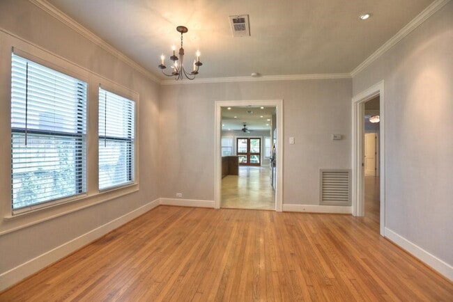 Building Photo - 2205 Brun St