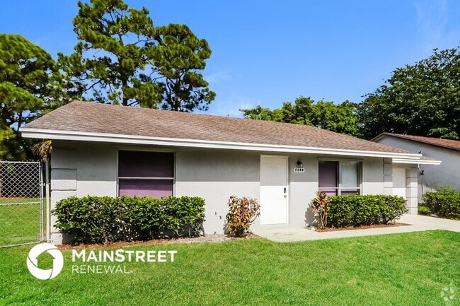 Building Photo - 7109 Glenwood Dr