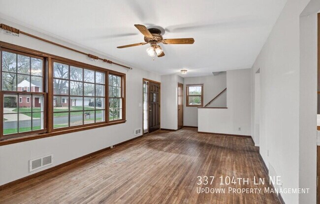 Foto del edificio - 337 104th Ln NE