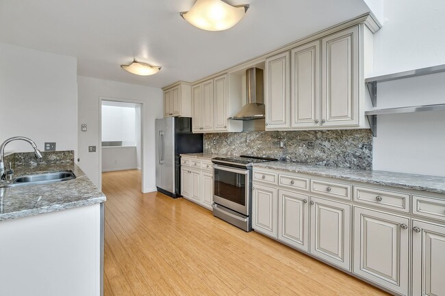 Foto del edificio - Hawthorne Hills 3 bed 1.75 bath townhome