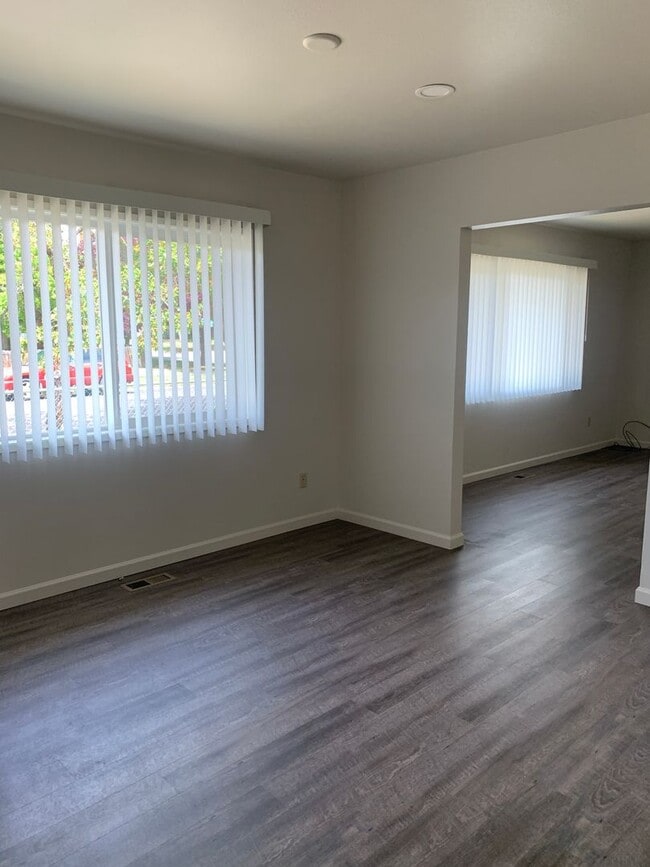 Foto del edificio - Updated home!