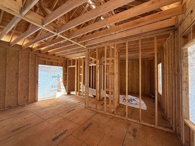 Foto del edificio - NEW CONSTRUCTION! NOW LEASING FOR AUGUST 2...