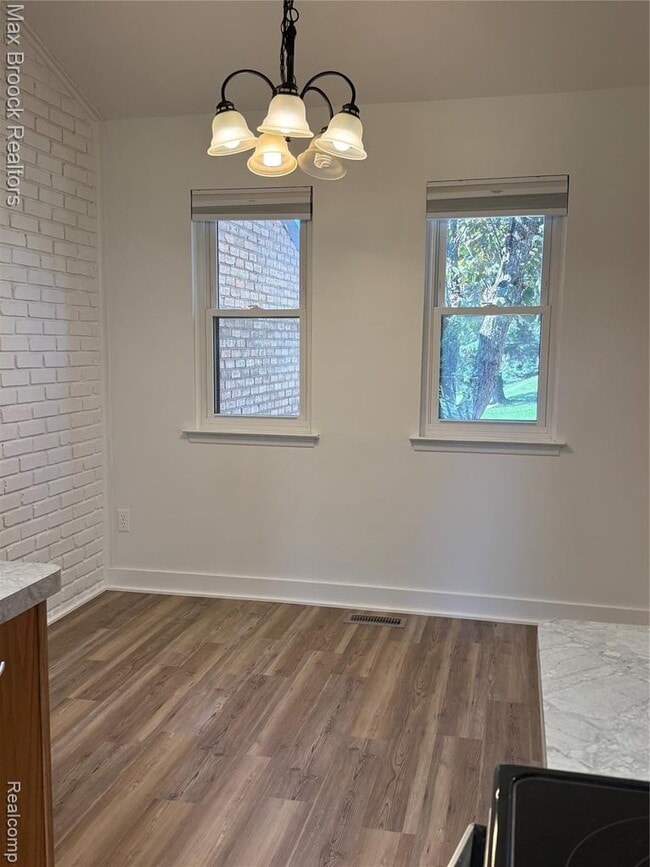Building Photo - 3028 Moon Lake Dr