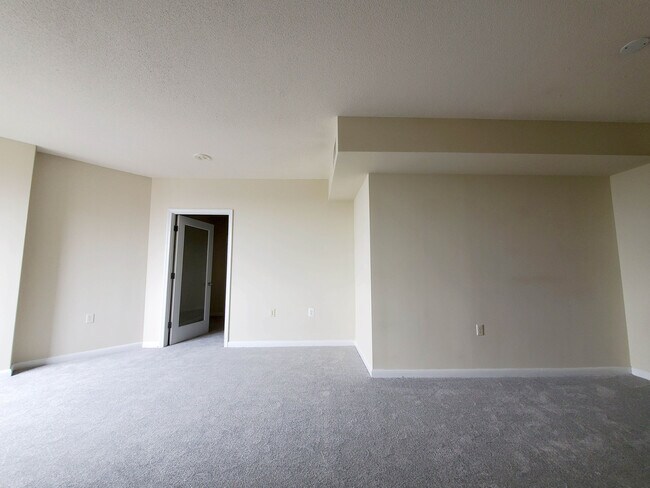 Building Photo - 851 N Glebe Rd
