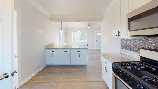 Foto del edificio - Modern & Spacious Home in East LA – Great Value and Prime Location!