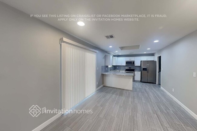 Building Photo - 5424 S El Camino Dr