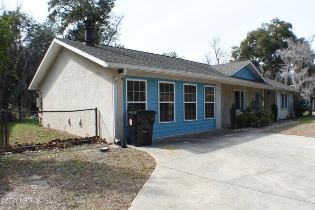 Building Photo - 7002 Magnolia St