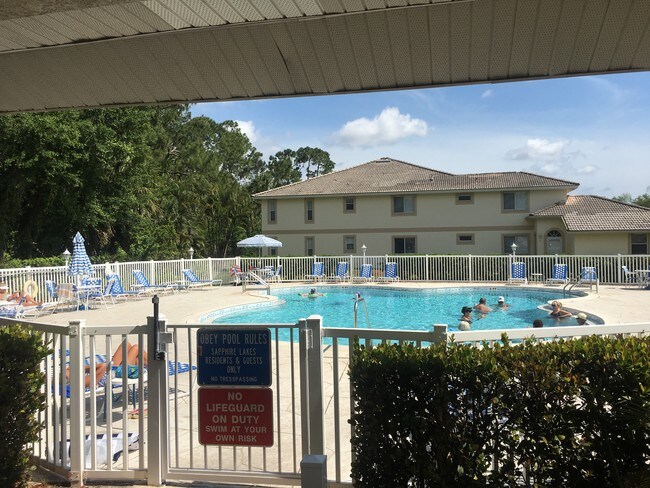 Pool in close walking distance - 655 Luisa Ln